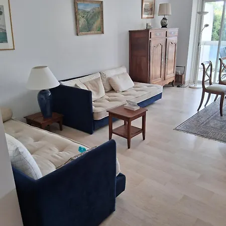 Relax At Basette With Large Garden And Swimming Pool Just A Few Minutes From Beaches Αντίμπ
