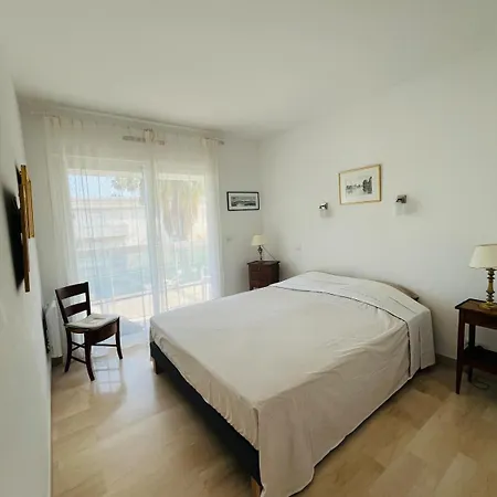 Relax At Basette With Large Garden And Swimming Pool Just A Few Minutes From Beaches Antibes